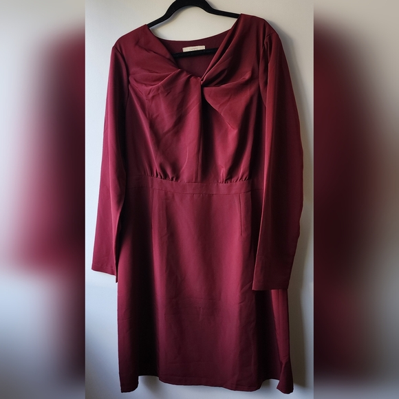 Lark & Ro Deep Red Long Sleeve Dress NWOT Keyhole Twist Knee length Classy - Picture 3 of 10